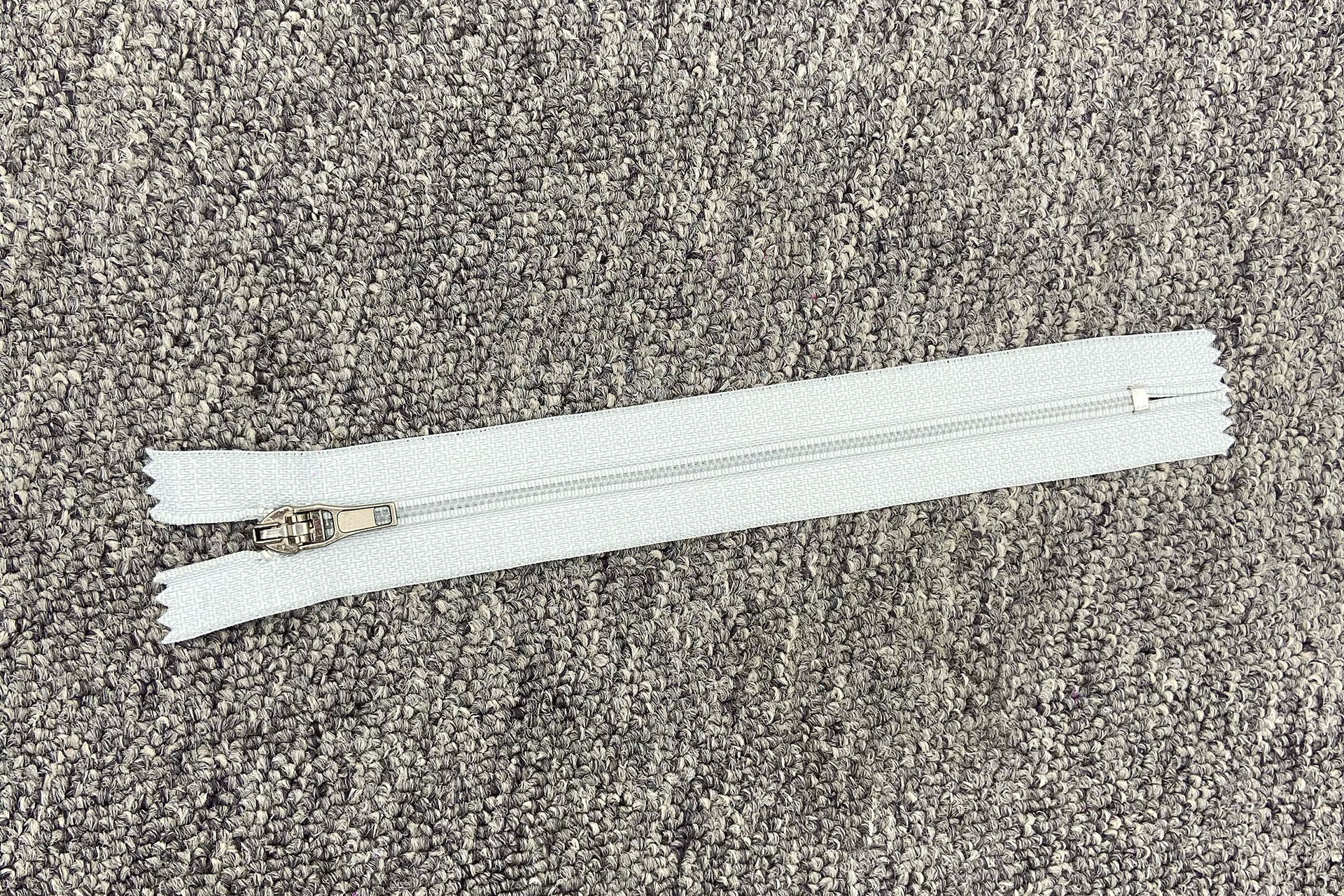 S40 White Woven Zipper