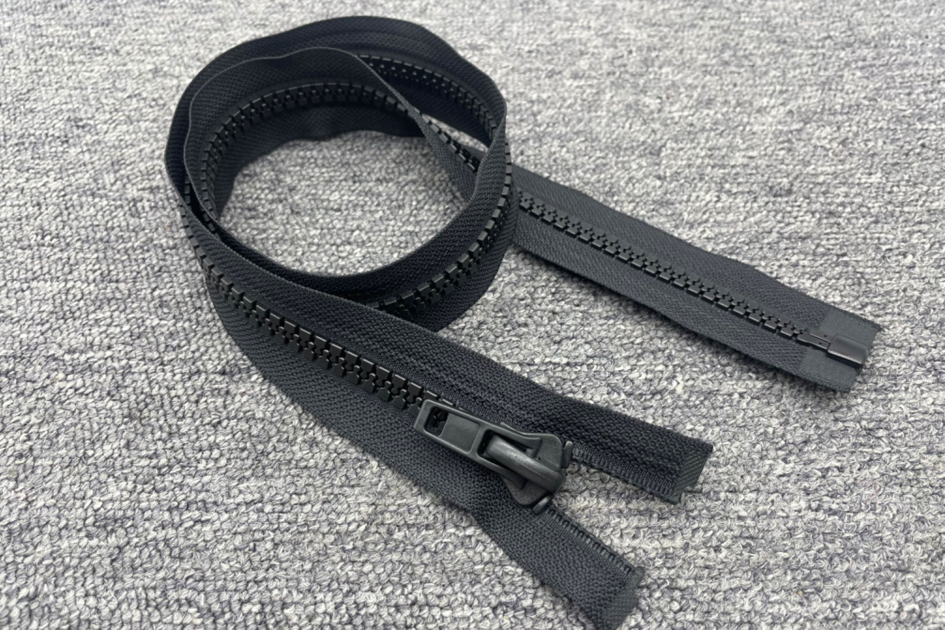 #10 Plastic Zipper