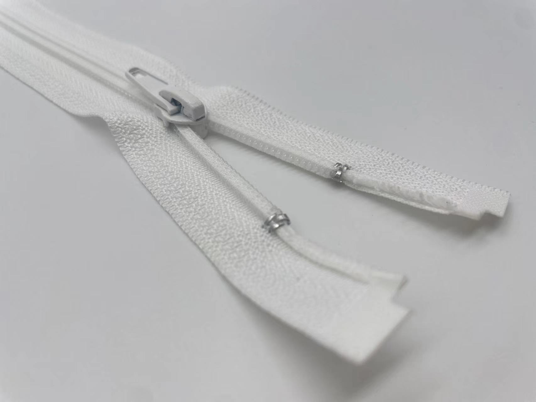 Wear-Resistant open end Zipper